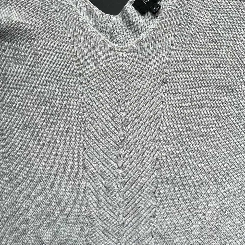 Fate Lightweight V-Neck Sweeter Grey Size S